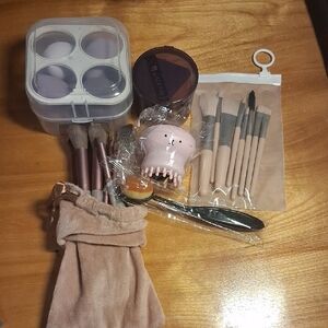Makeup Brush and Sponge Set with Storage
